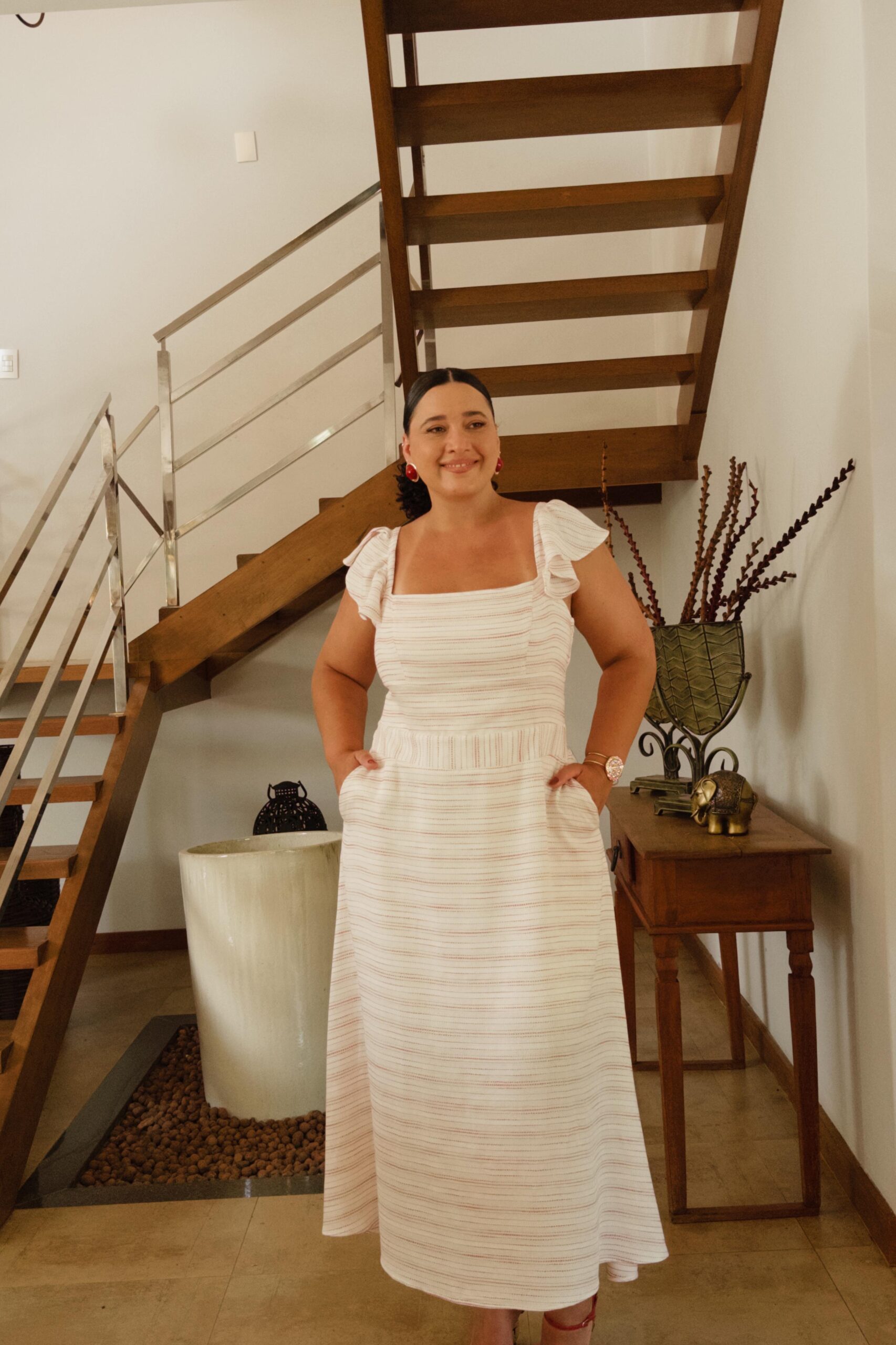 Vestido longo com barra bordada off white