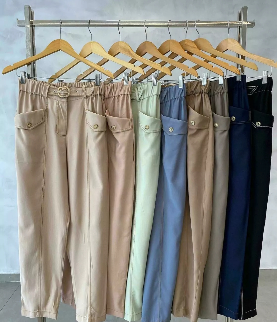 Calça com Cós e Elástico