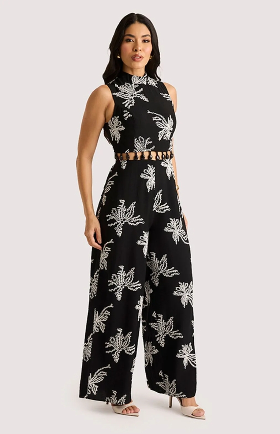 Macacão longo preto detalhe na cintura