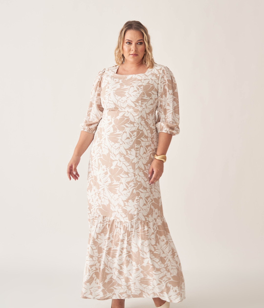 Vestido longo detalhes