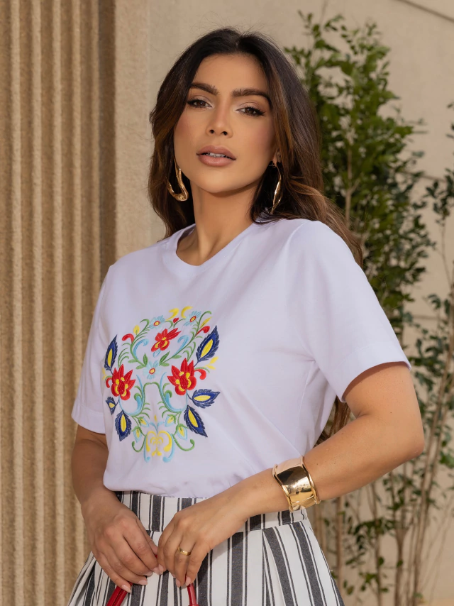 T-shirt Malha Bordado Mandala - Imagem 2